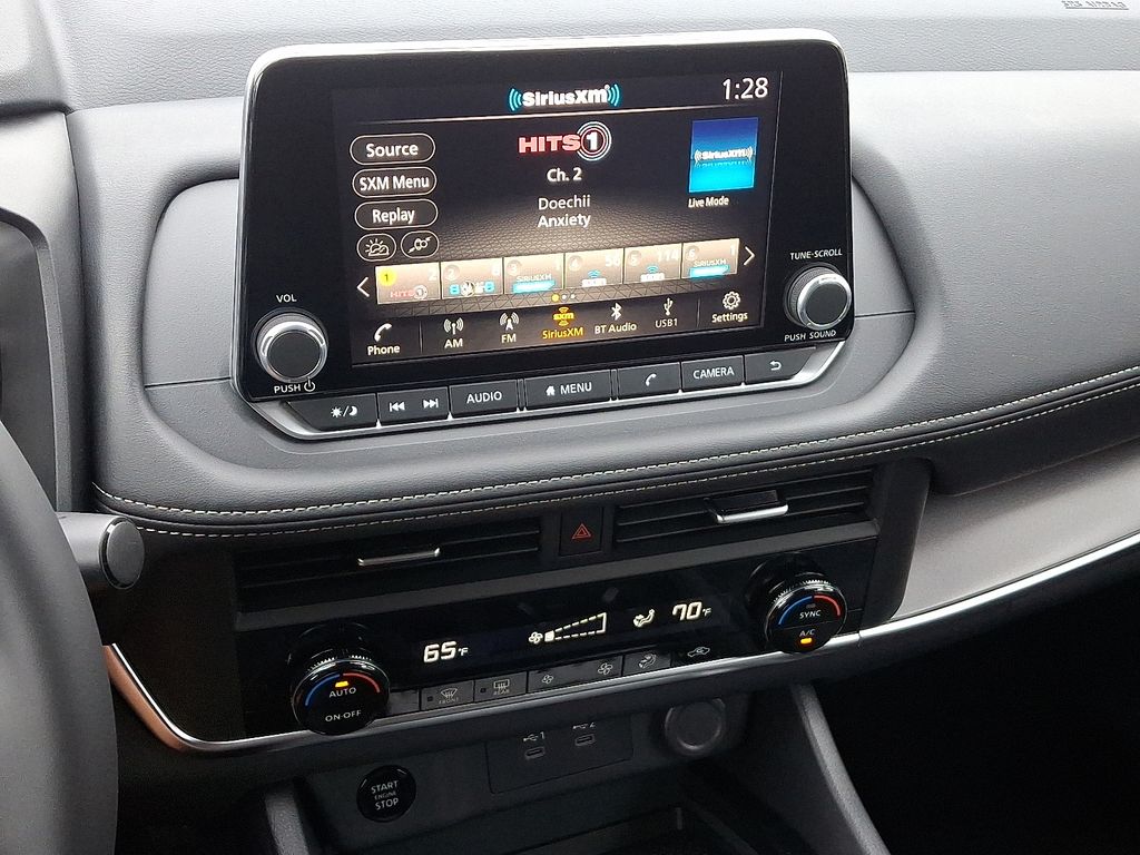 2026 Nissan Rogue SV photo 7