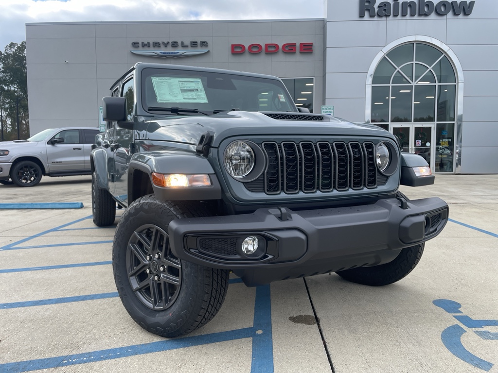 2026 Jeep Gladiator Sport S's photo