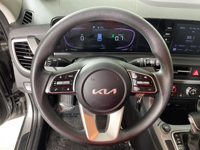 2024 Kia Seltos LX photo 16