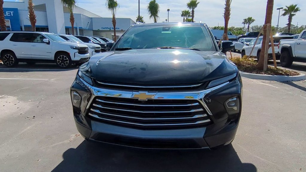 2025 Chevrolet Blazer Premier photo 2