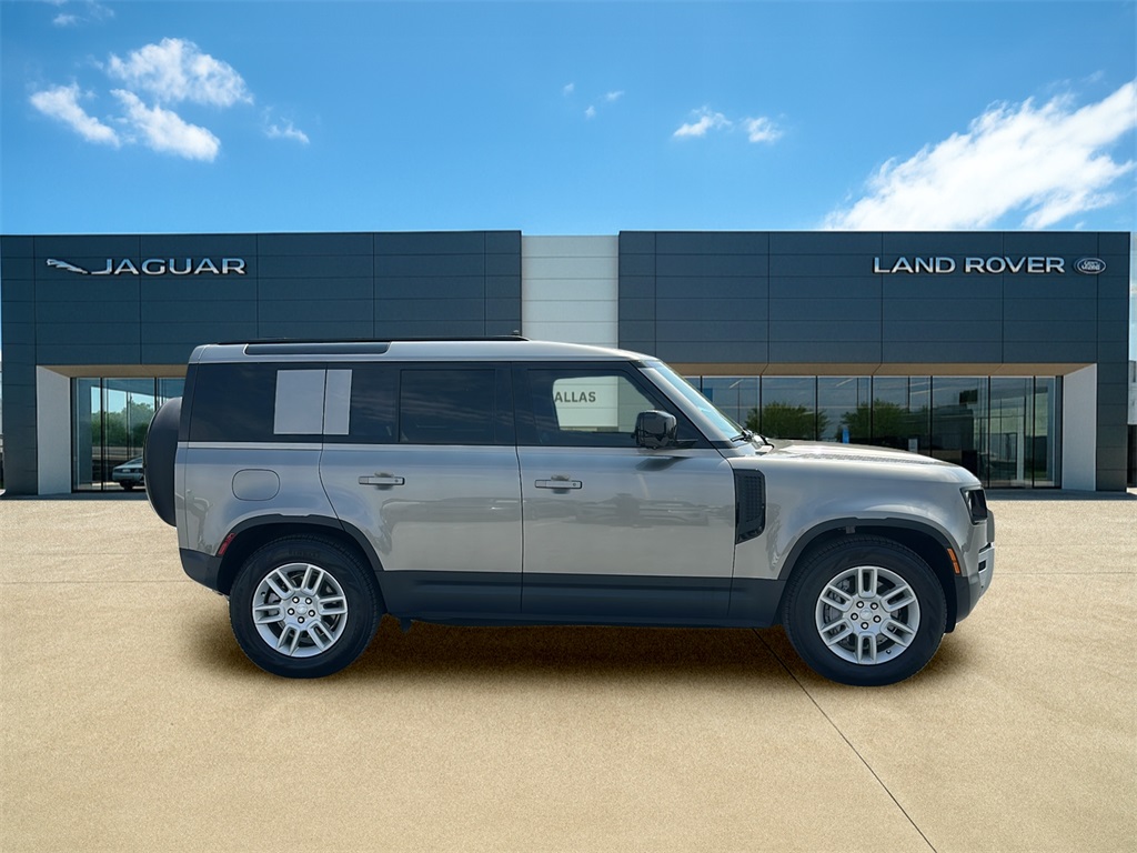 2025 Land Rover Defender 110 S photo 2