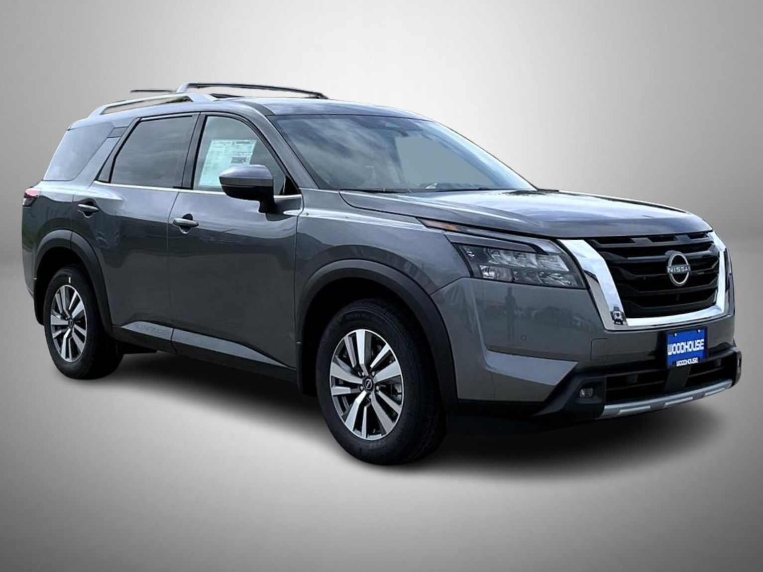 2025 Nissan Pathfinder SL photo 3