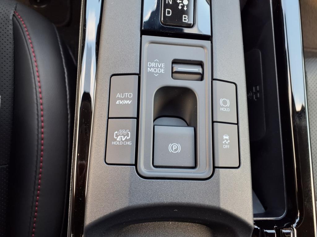 2025 Toyota Prius Plug-in Hybrid XSE photo 21
