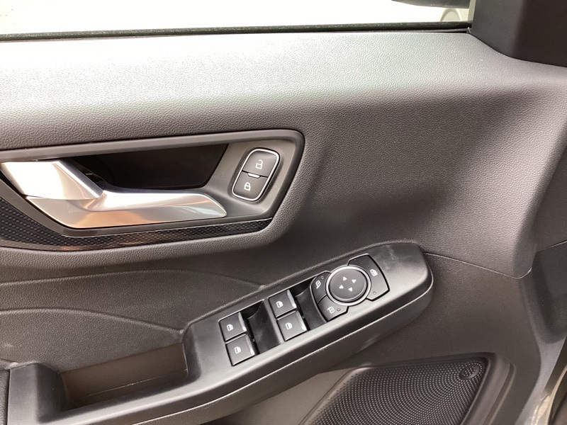 2025 Ford Escape Hybrid ST-Line Select photo 24