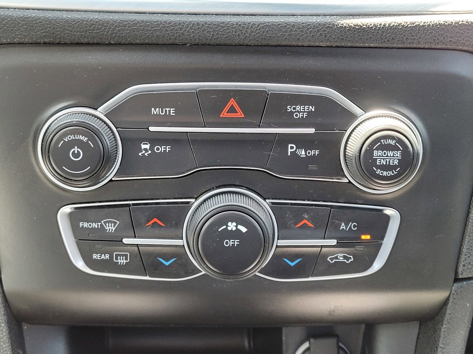 2021 Dodge Charger SXT photo 19