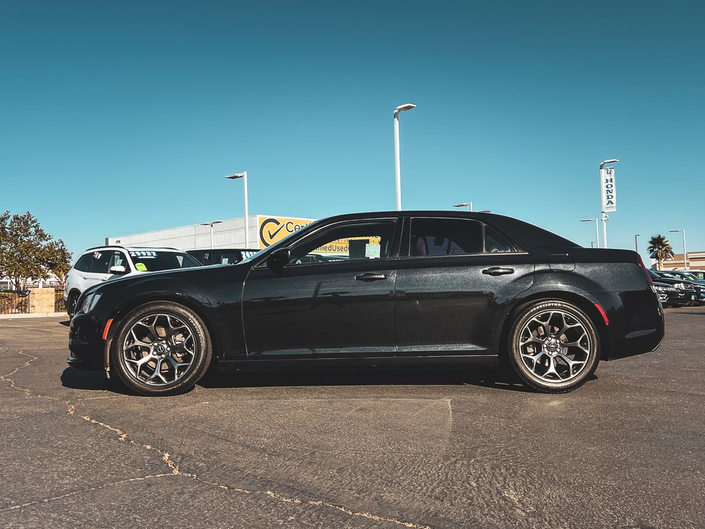 2015 Chrysler 300 S photo 9