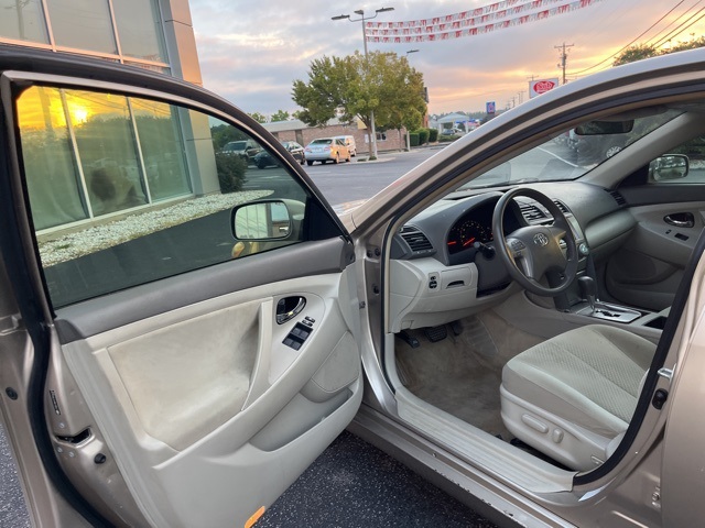 2007 Toyota Camry LE photo 3