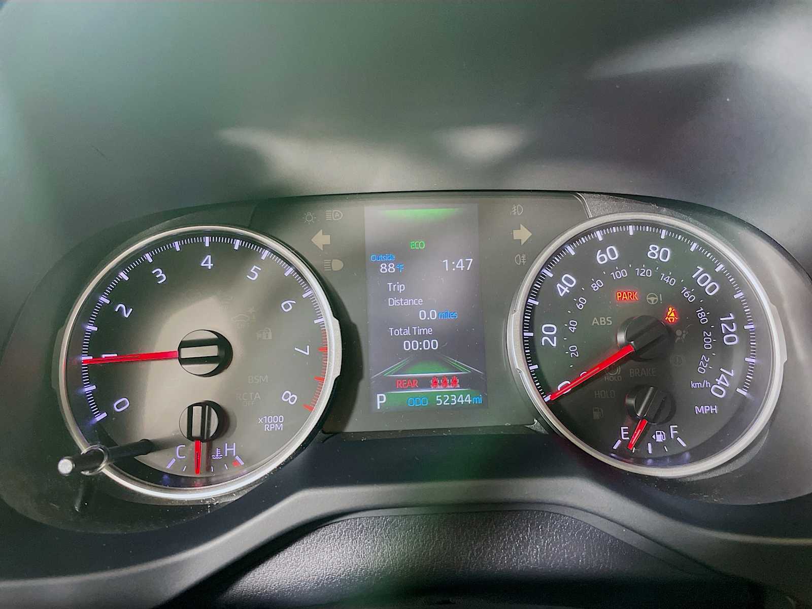 2021 Toyota RAV4 LE photo 9