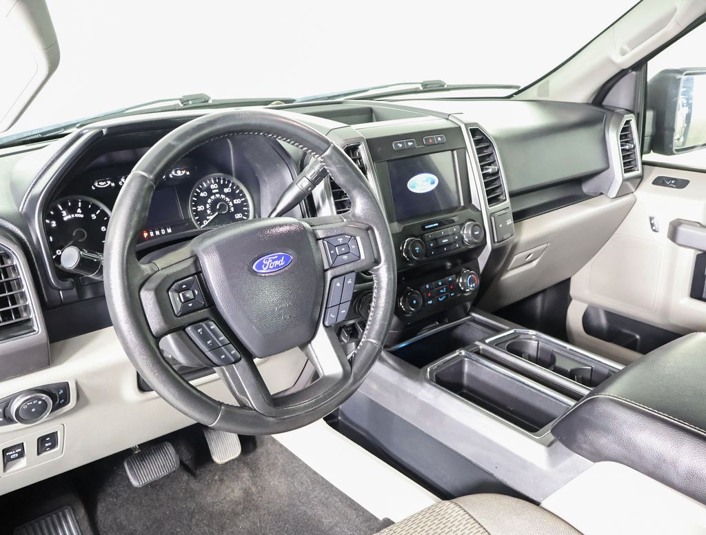 2019 Ford F-150 XLT photo 9