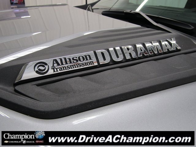 2025 Chevrolet Silverado High Country photo 4