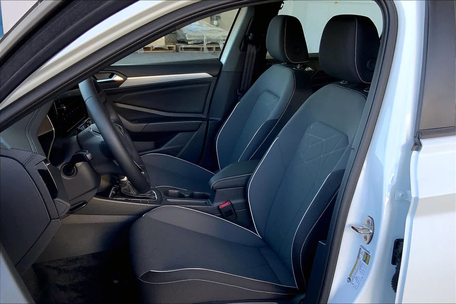 2025 Volkswagen Jetta Sport photo 9