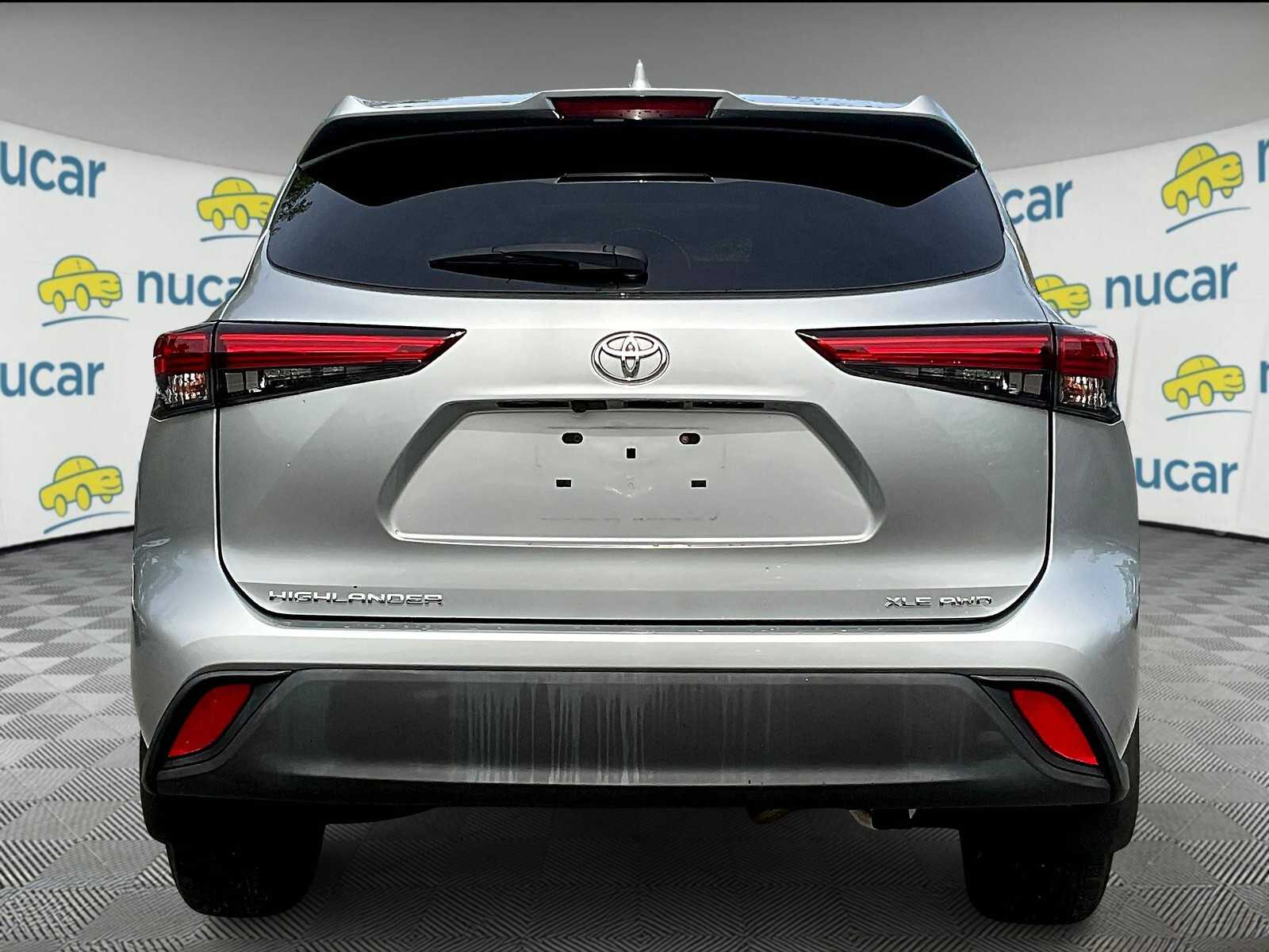 2021 Toyota Highlander XLE photo 4