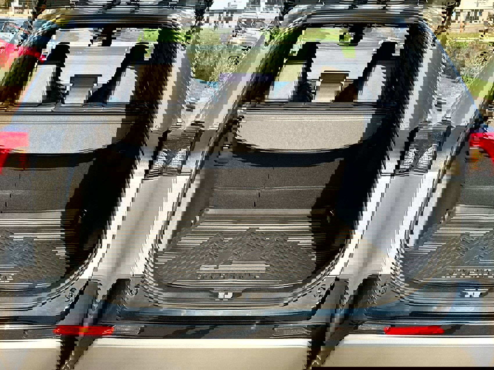 2023 Toyota RAV4 Hybrid XSE photo 23