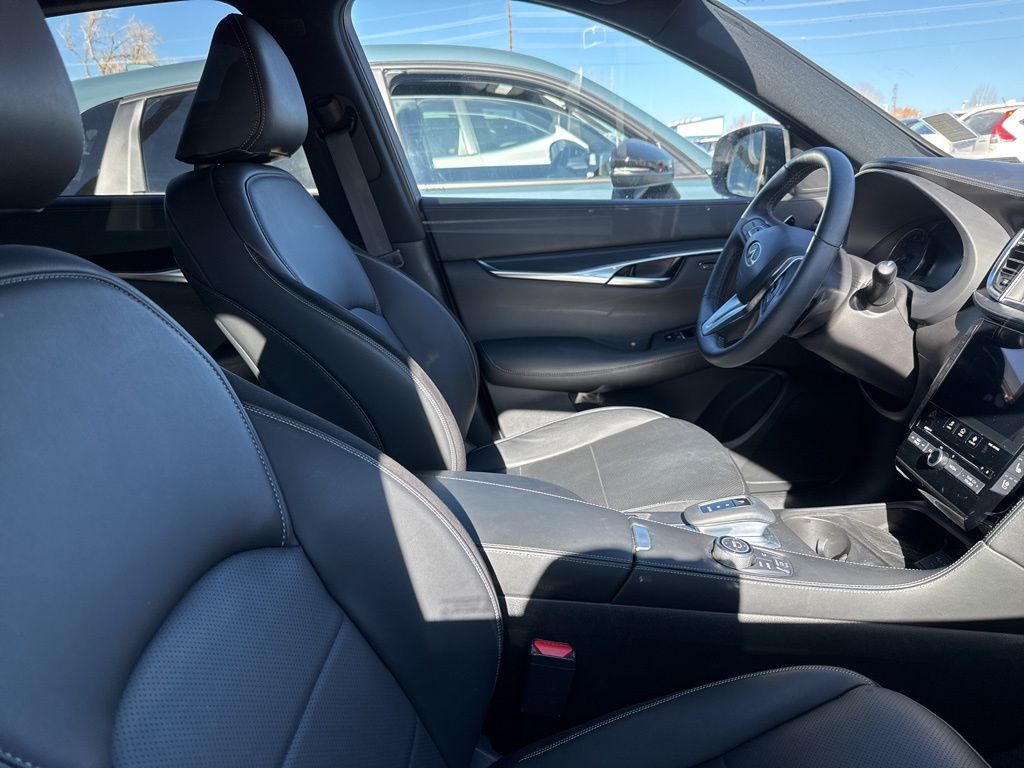 2025 Infiniti QX50 SPORT photo 3
