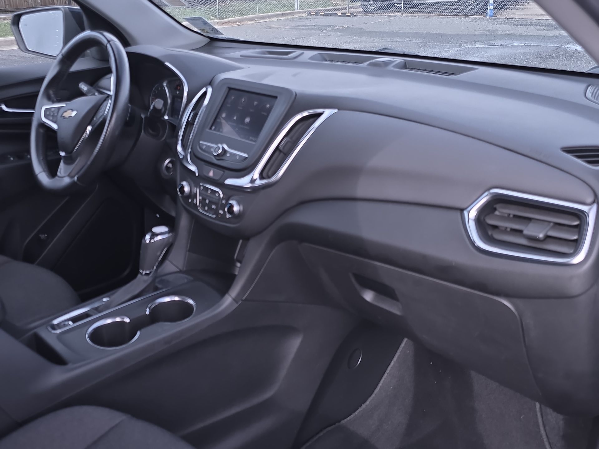 2021 Chevrolet Equinox LT photo 28