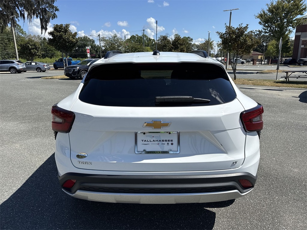 2024 Chevrolet Trax LT photo 4