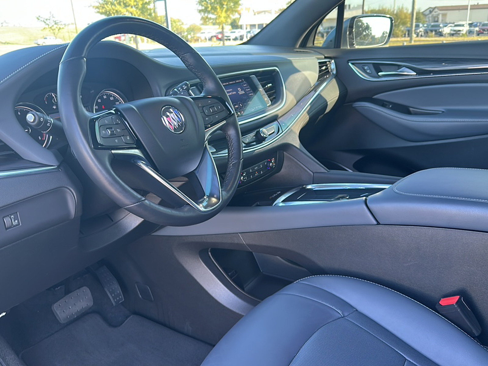 2023 Buick Enclave Essence photo 2