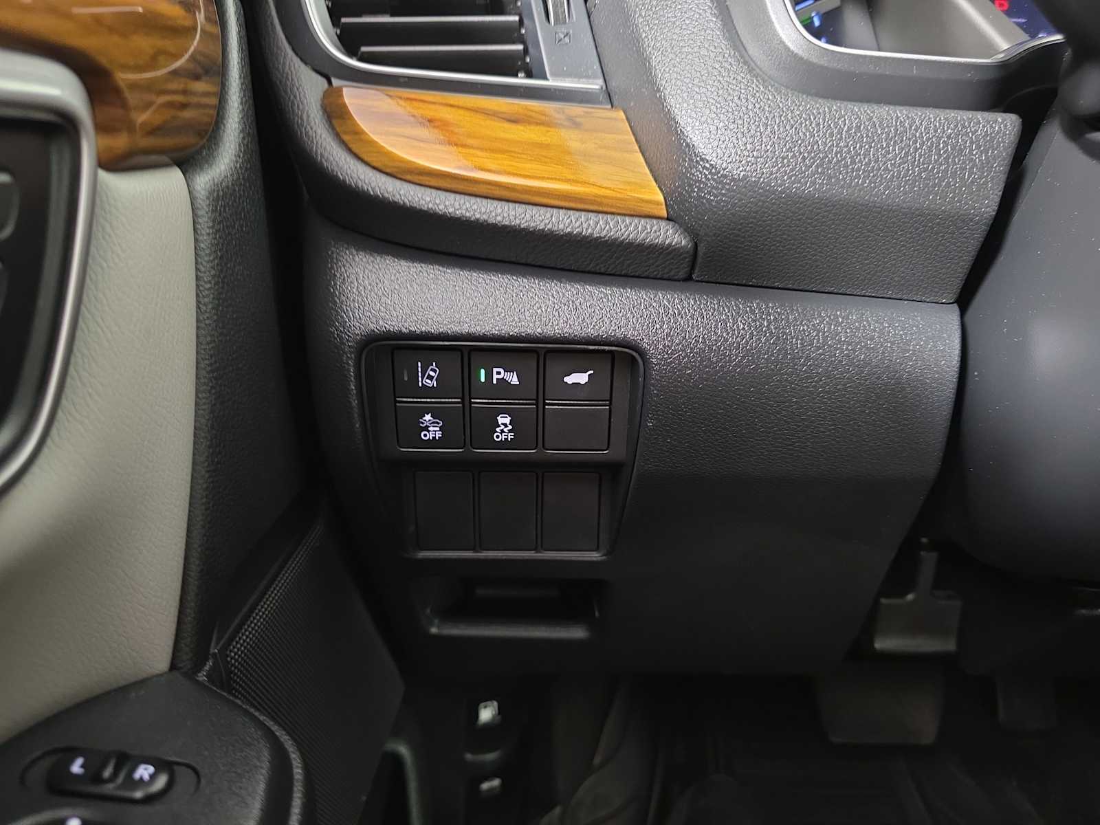 2020 Honda CR-V Hybrid Touring photo 18