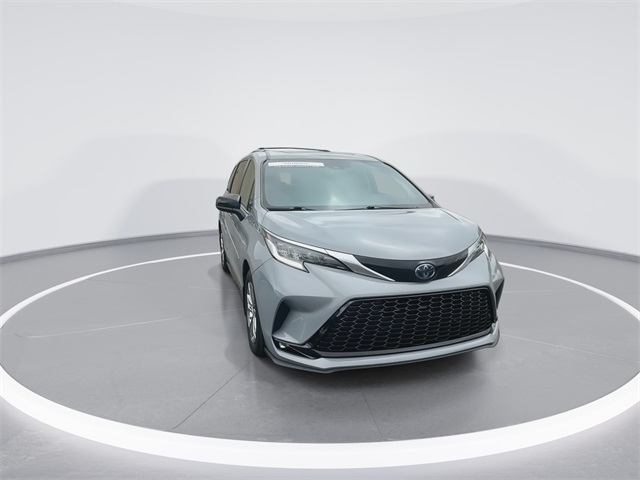2023 Toyota Sienna XSE photo 3