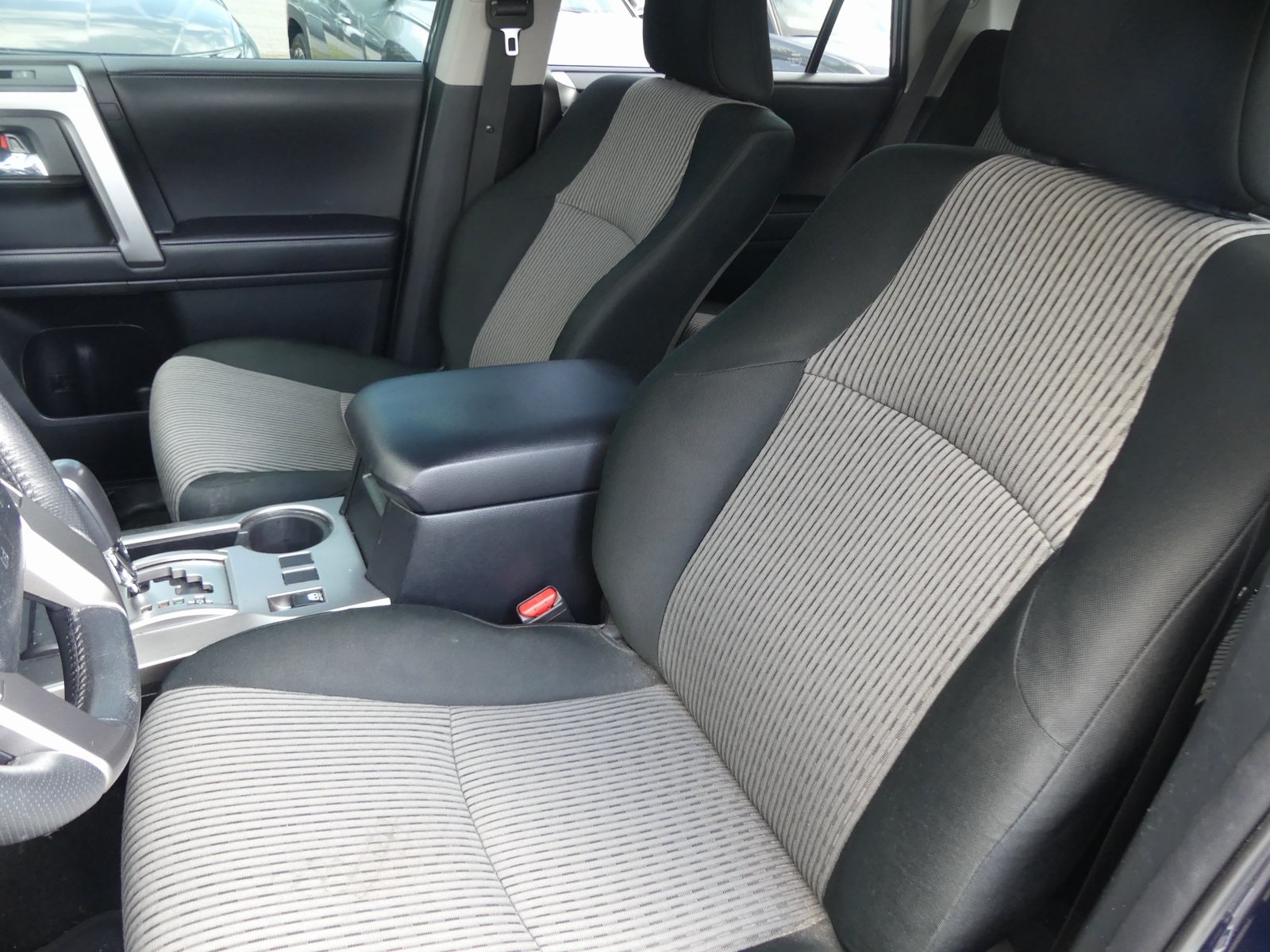 2022 Toyota 4Runner SR5 photo 24