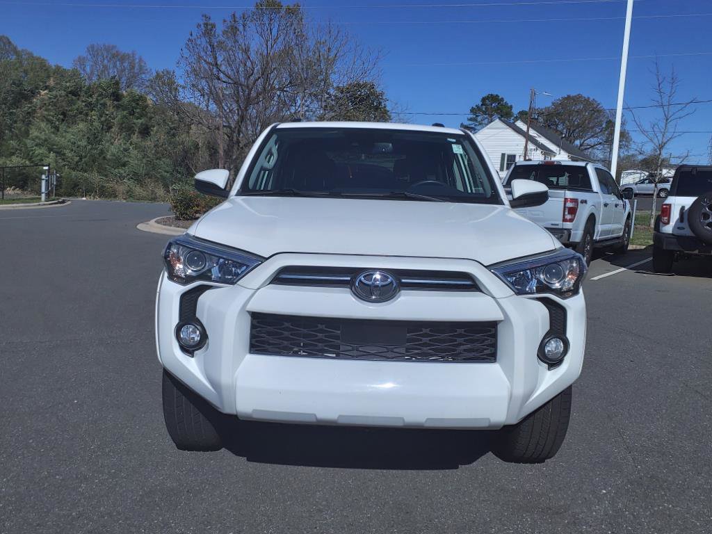 2020 Toyota 4Runner SR5 photo 2