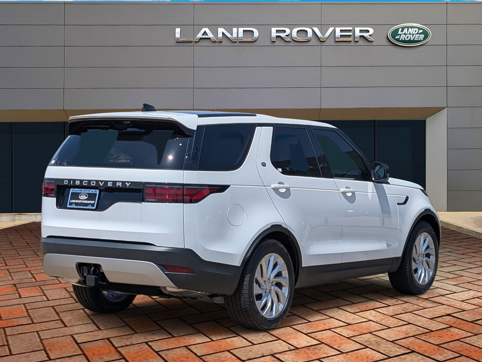 2025 Land Rover Discovery S photo 4