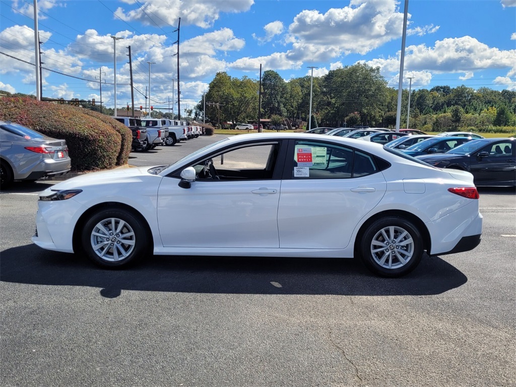 2026 Toyota Camry LE photo 4