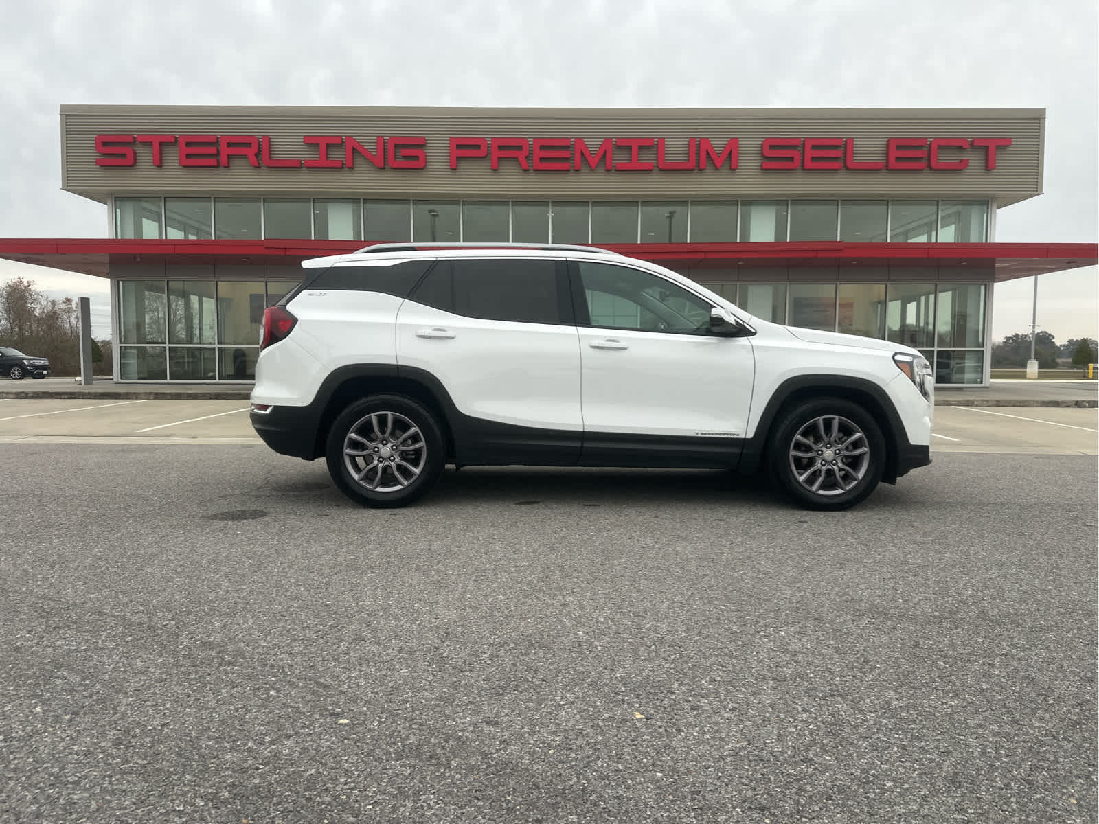 2023 GMC Terrain SLT's photo