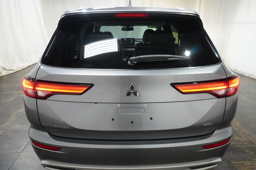 2024 Mitsubishi Outlander SEL photo 4