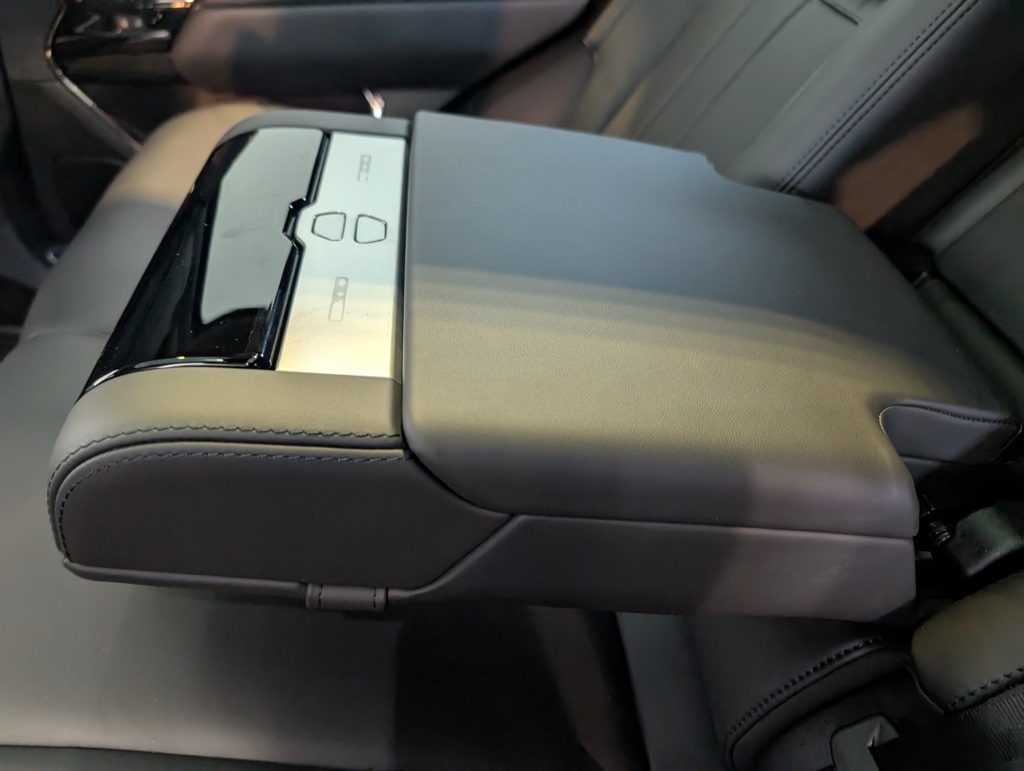2025 Land Rover Range Rover Sport SE photo 20