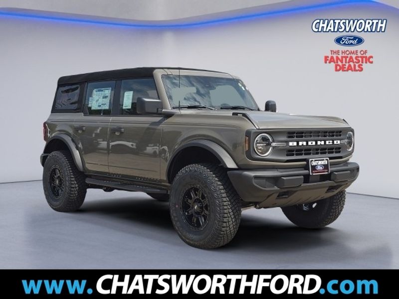 2025 Ford Bronco 4-Door Base's photo