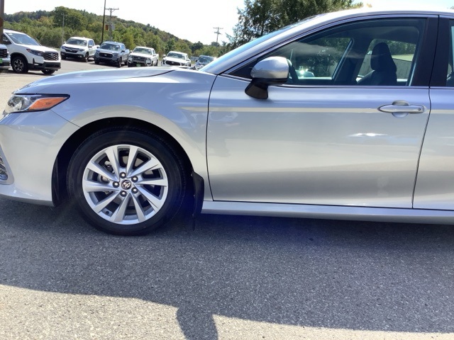 2024 Toyota Camry LE photo 10