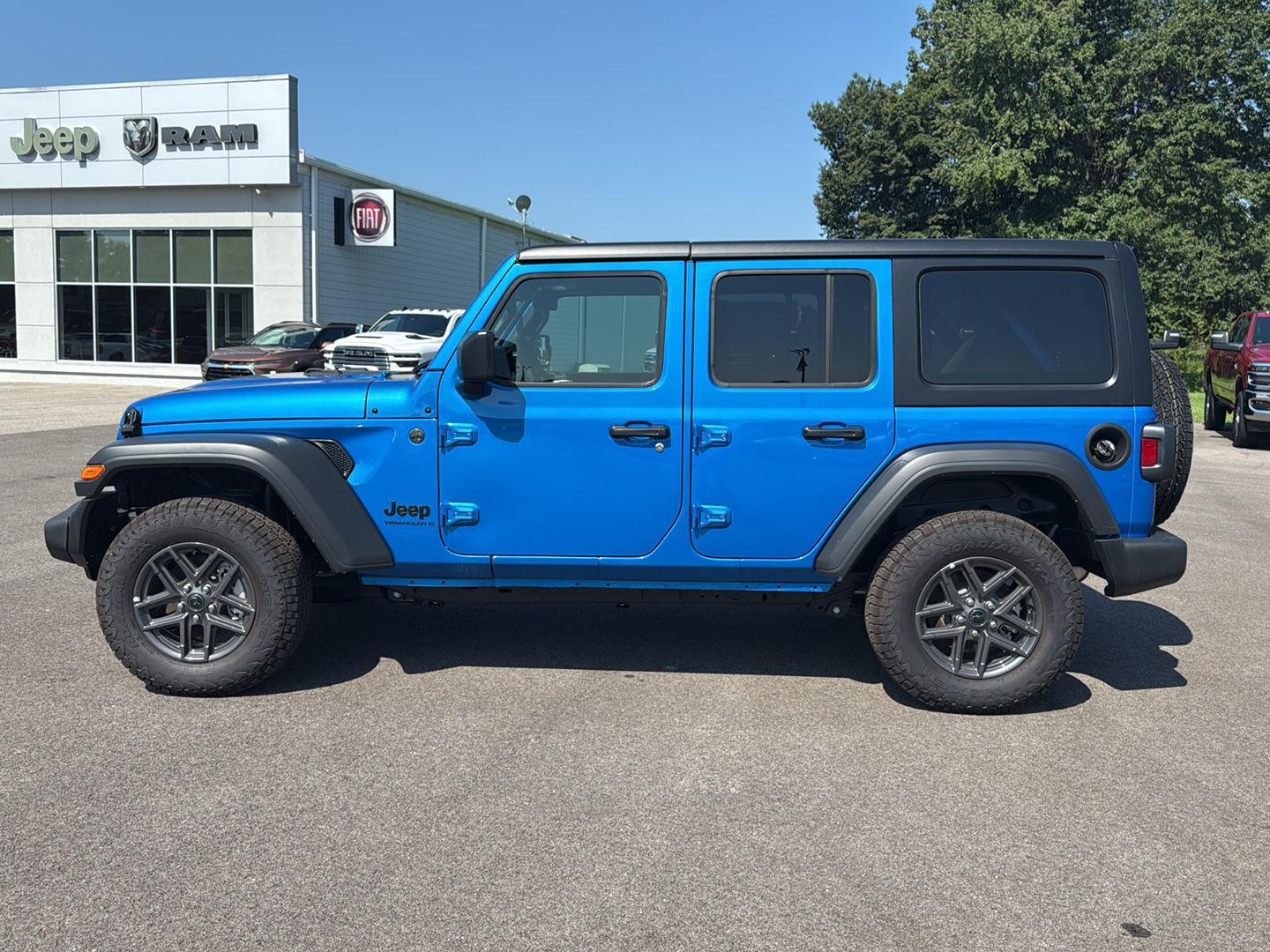 2025 Jeep Wrangler Sport S photo 20