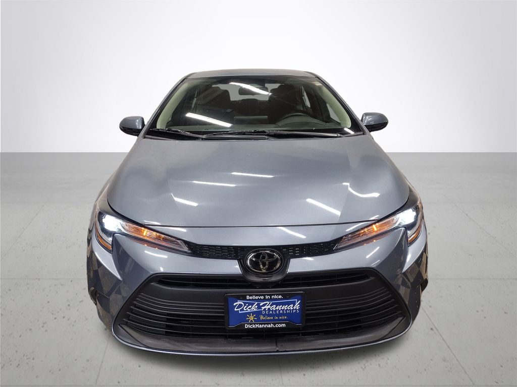 2023 Toyota Corolla LE photo 3