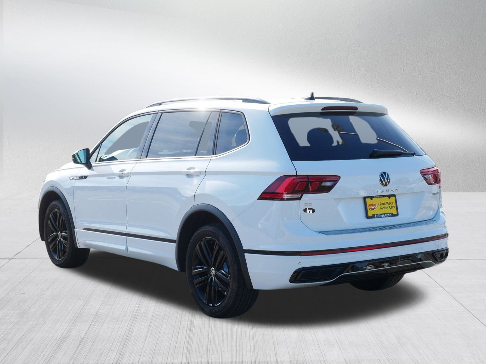 2022 Volkswagen Tiguan SE R-Line Black photo 3