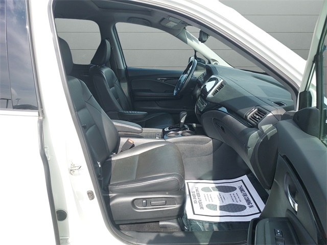2017 Honda Ridgeline RTL-E photo 17