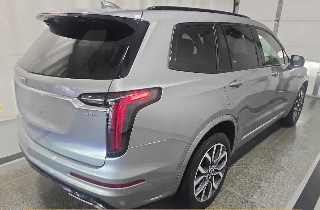2023 Cadillac XT6 Premium Luxury photo 3