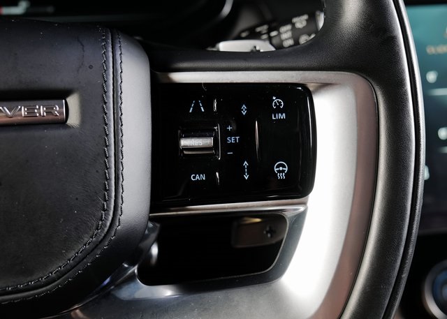 2023 Land Rover Range Rover SE photo 17
