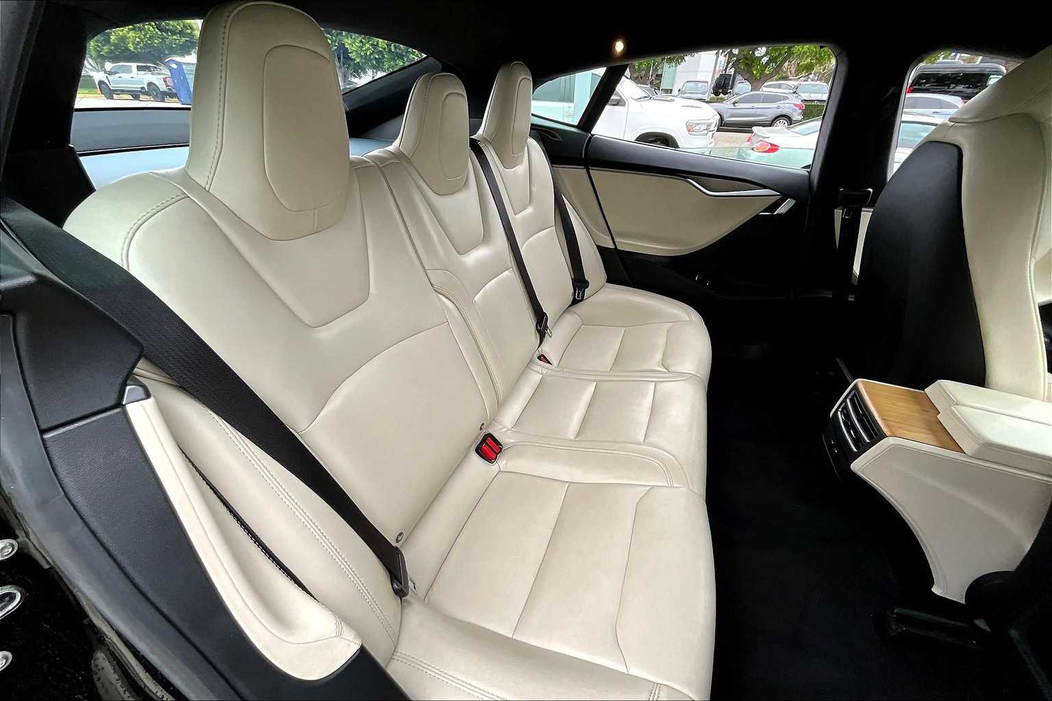 2021 Tesla Model S Long Range Plus photo 19