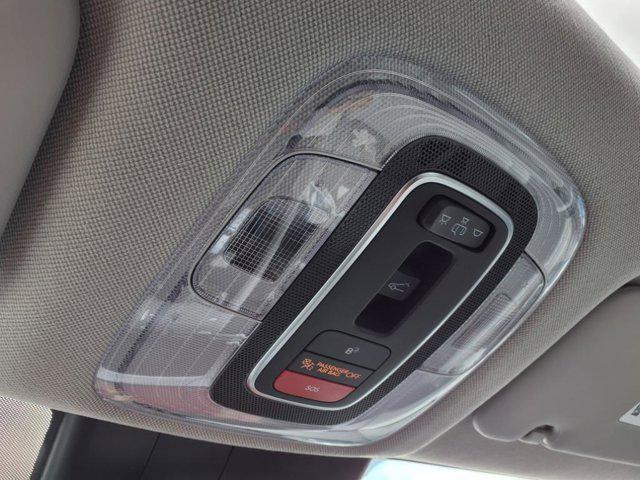 2025 Hyundai Elantra Hybrid Limited photo 17