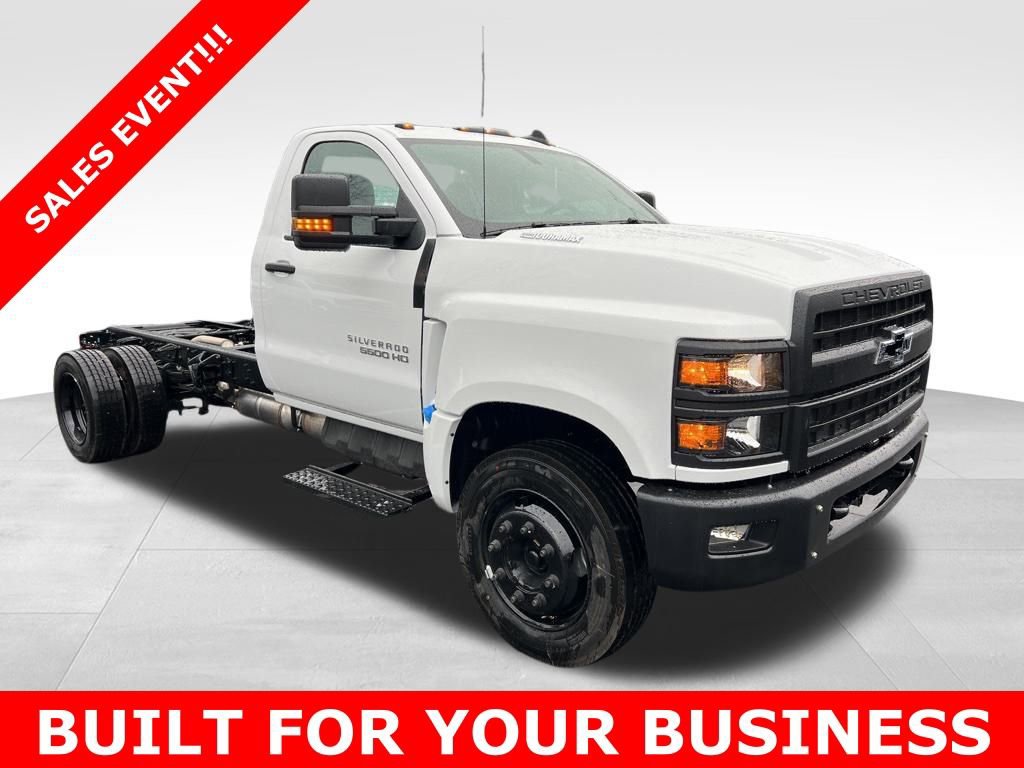 2024 Chevrolet Silverado 4500 Medium Duty Chassis Cab Work Truck's photo