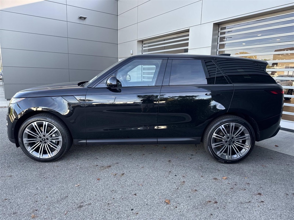2025 Land Rover Range Rover Sport SE photo 4