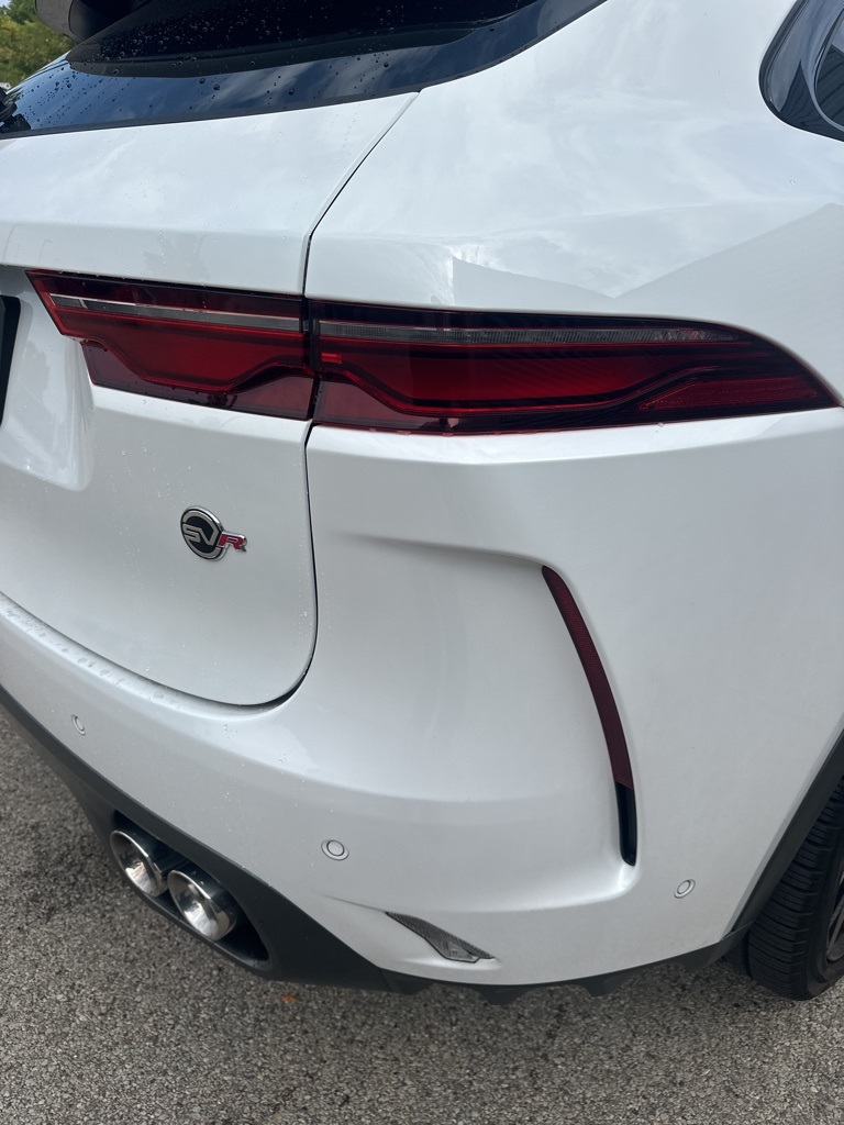 2023 Jaguar F-PACE SVR photo 13