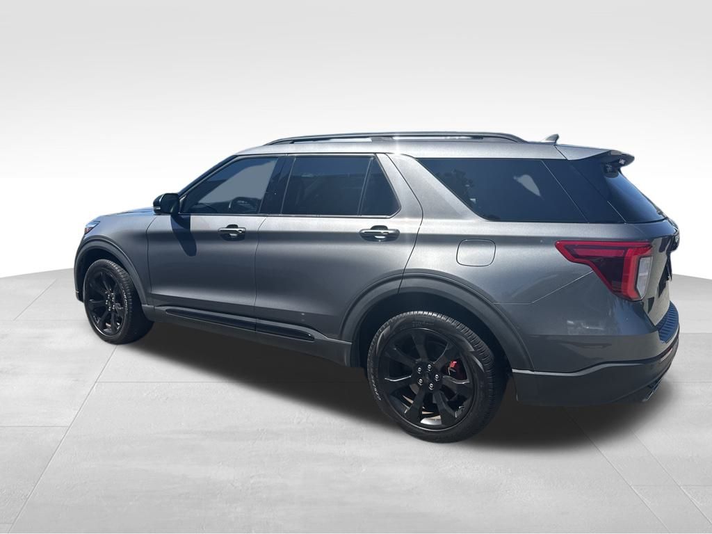 2023 Ford Explorer ST photo 2