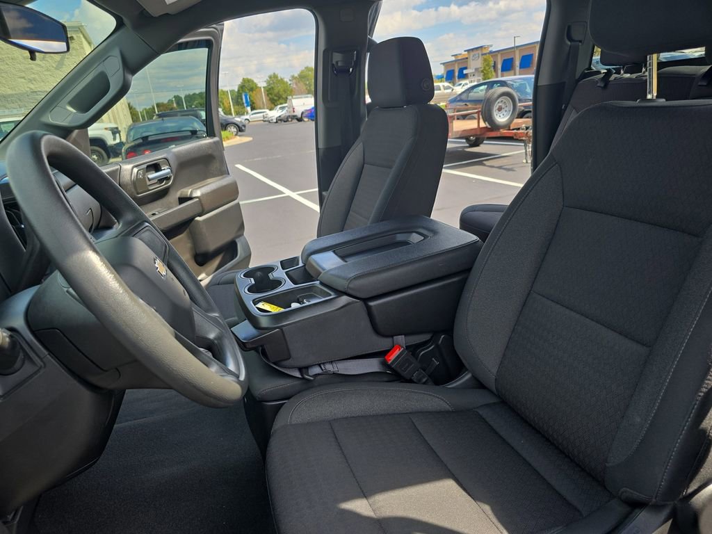 2023 Chevrolet Silverado 1500 Custom photo 14