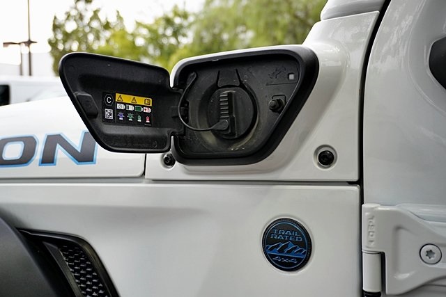 2023 Jeep Wrangler Rubicon 4xe photo 11