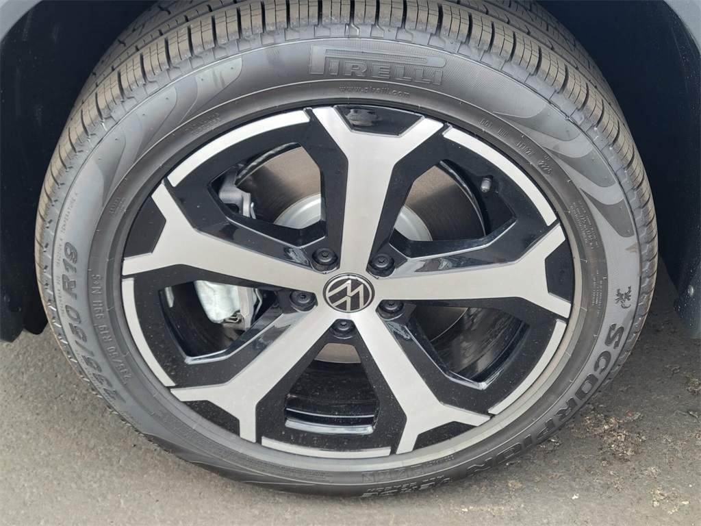 2025 Volkswagen Tiguan SE photo 5