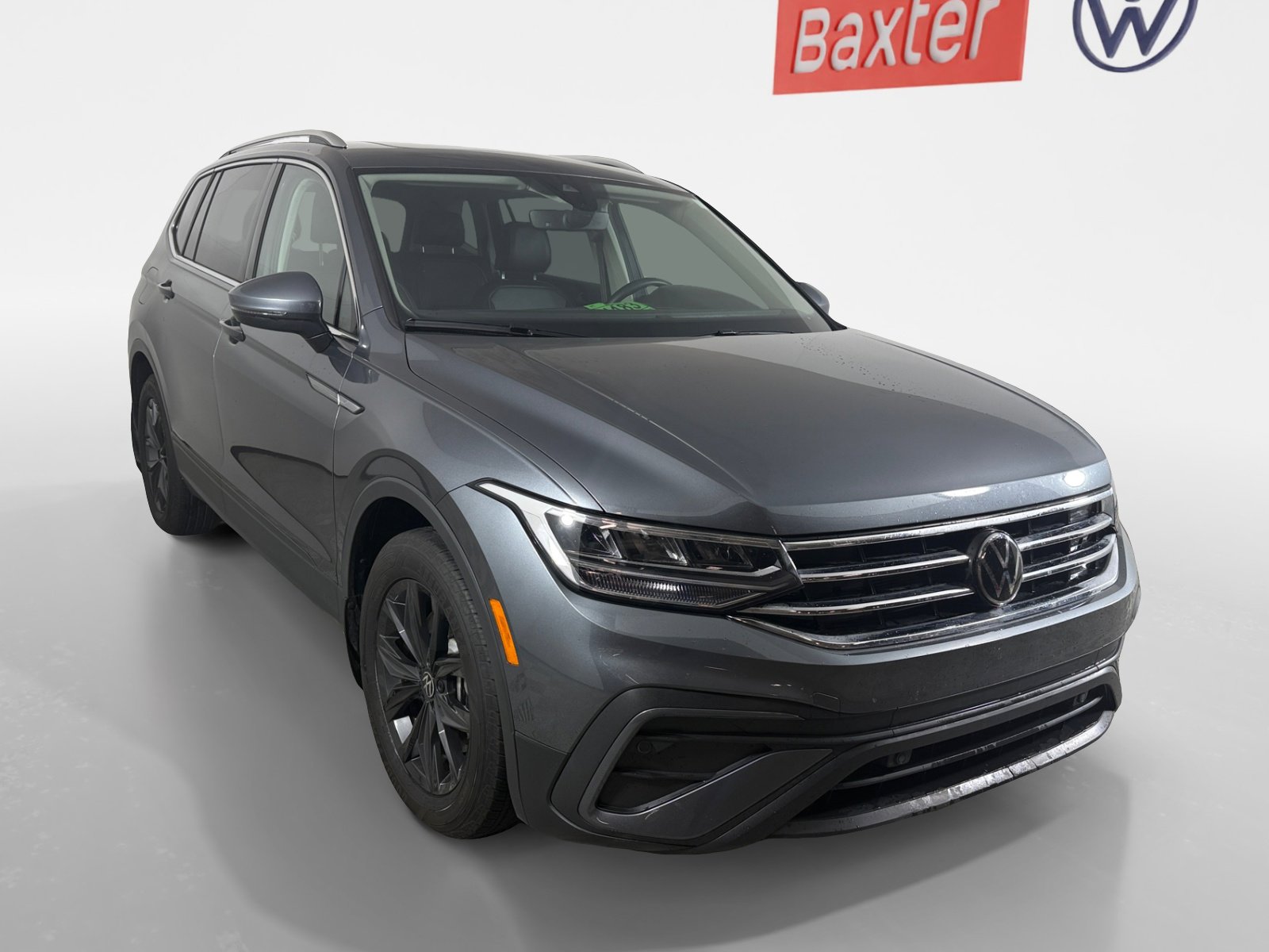 2024 Volkswagen Tiguan SE's photo