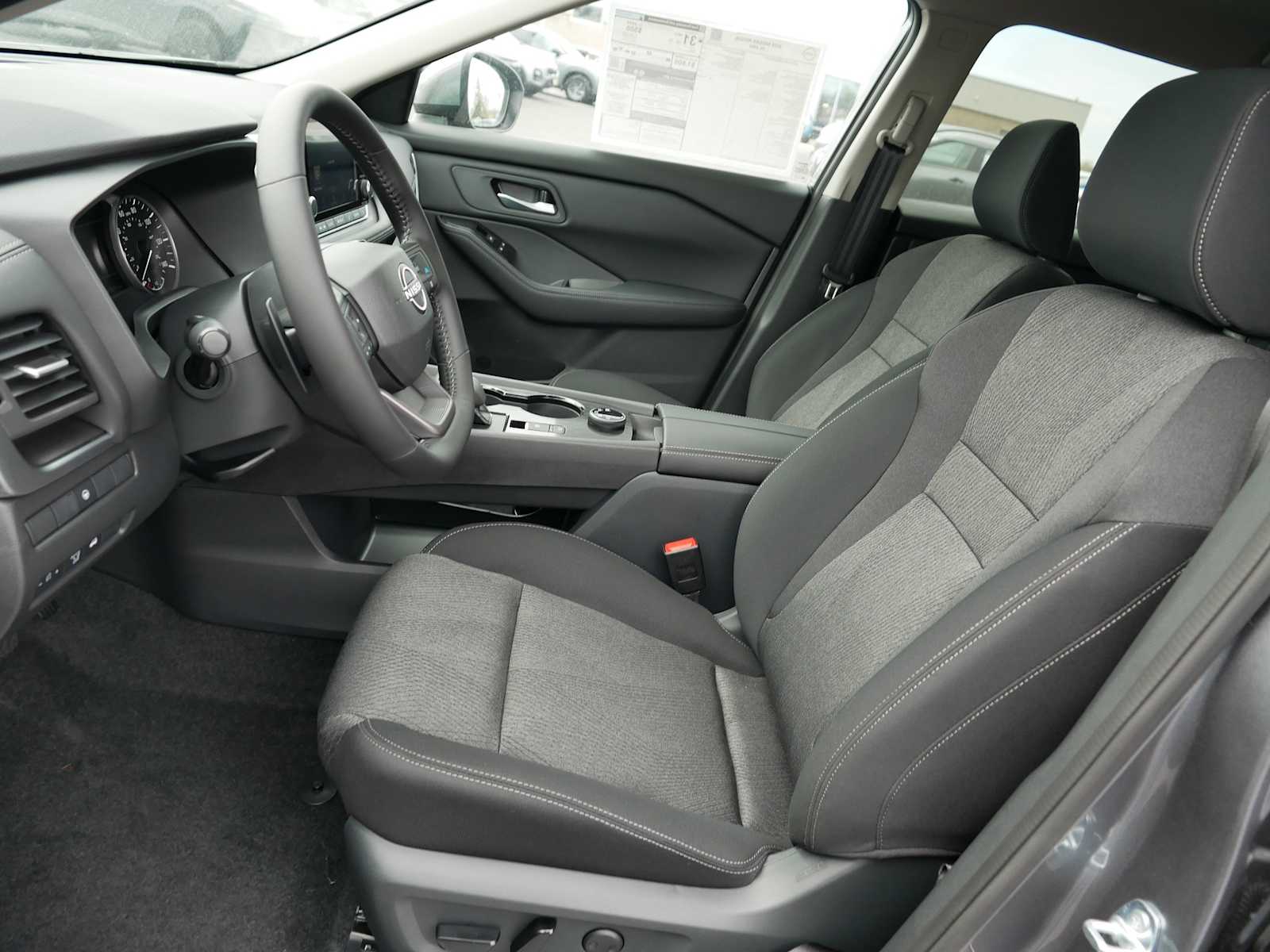 2026 Nissan Rogue SV photo 4