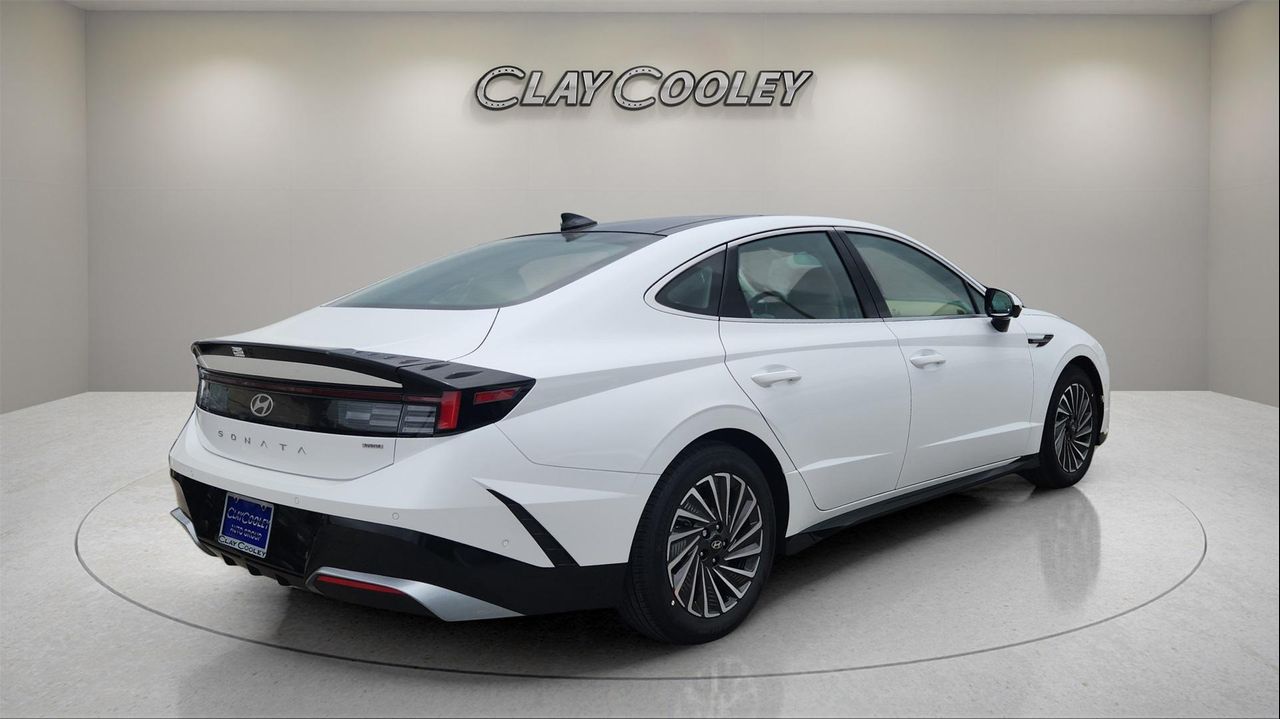 2025 Hyundai Sonata Hybrid Limited photo 3